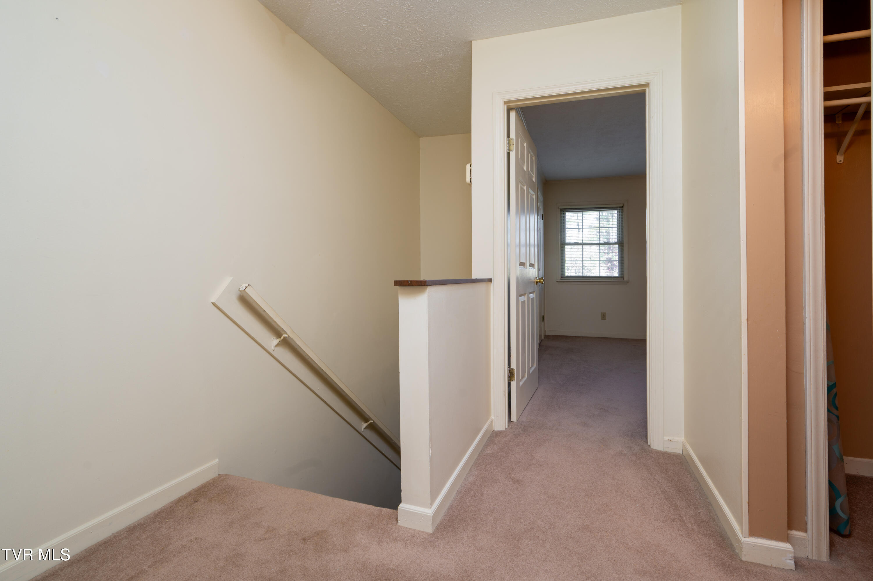 3539 Netherland Inn Road, Unit 11 Kingsport, TN 37660 - Photo 28 of 40 Netherland Inn-31