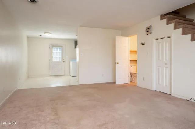 $159,000 | 3539 Netherland Inn Road, Unit 11, Kingsport, TN 37660