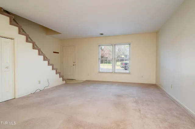 $159,000 | 3539 Netherland Inn Road, Unit 11, Kingsport, TN 37660