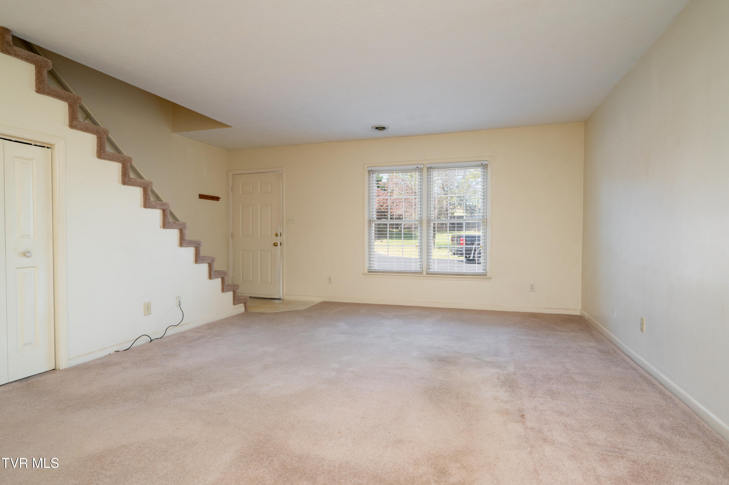 3539 Netherland Inn Road, Unit 11 Kingsport, TN 37660 - Photo 6 of 40 Netherland Inn-9