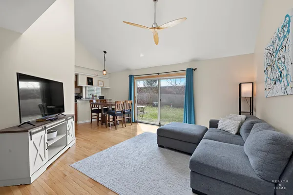 $245,000 | 1915 Ozark Parkway, Unit 1915, Algonquin, IL 60102
