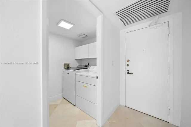 $10,000 | 520 Brickell Key Drive, Unit UPH03, Miami, FL 33131