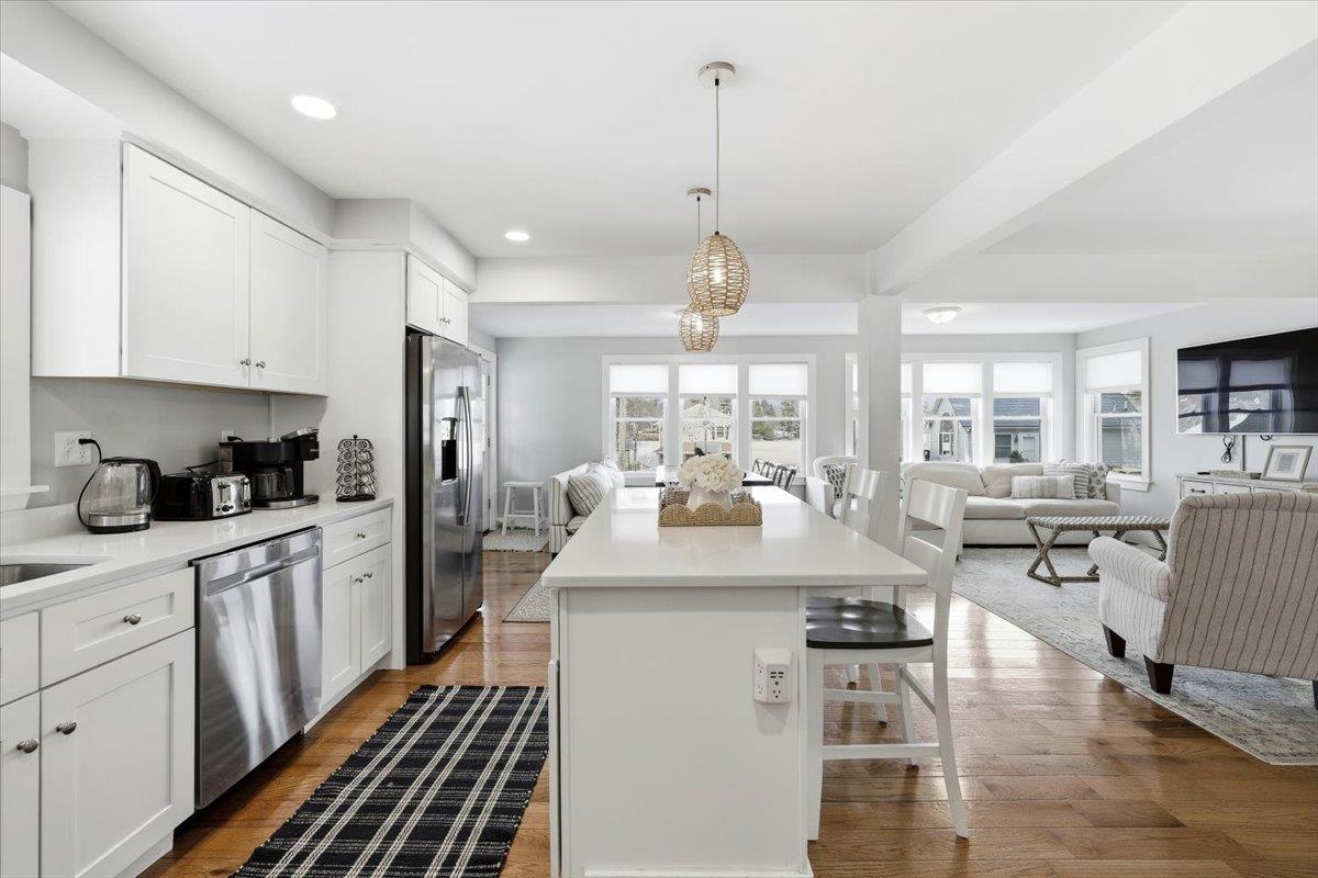 29 Beaver Lake Avenue Derry, NH 03038 - Photo 12 of 43