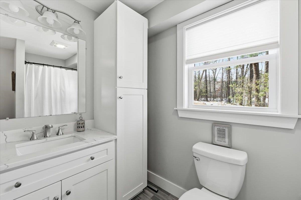 29 Beaver Lake Avenue Derry, NH 03038 - Photo 18 of 43