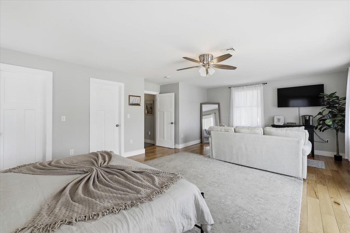 29 Beaver Lake Avenue Derry, NH 03038 - Photo 22 of 43