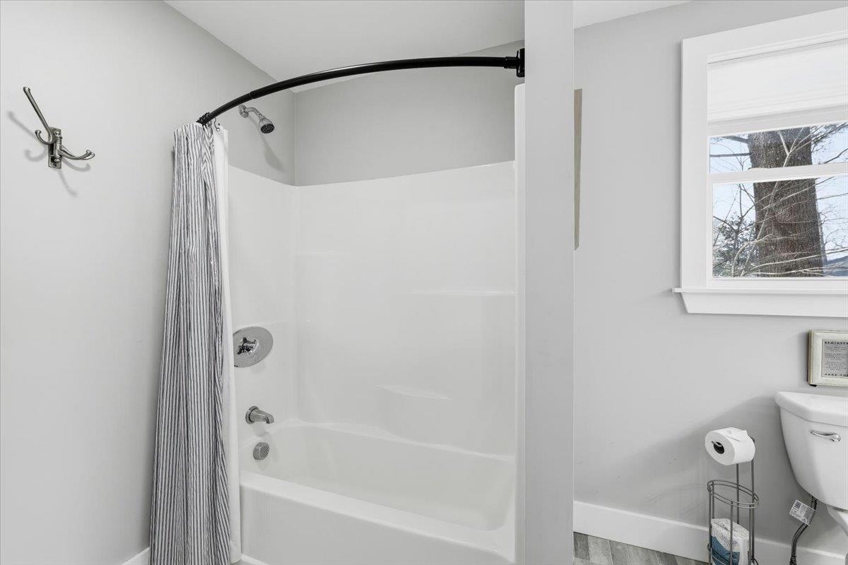 29 Beaver Lake Avenue Derry, NH 03038 - Photo 26 of 43