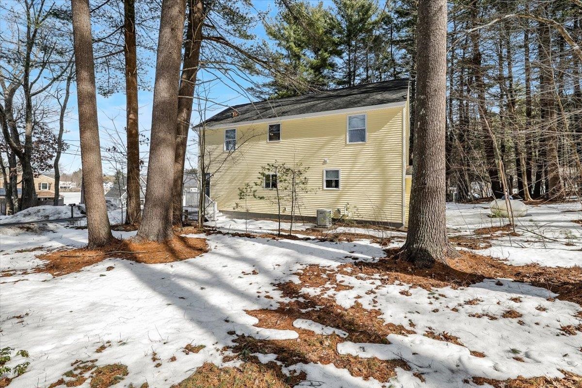 29 Beaver Lake Avenue Derry, NH 03038 - Photo 36 of 43