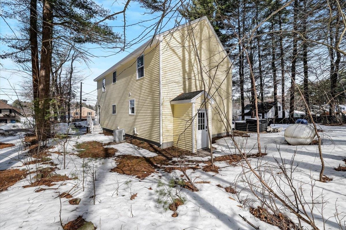 29 Beaver Lake Avenue Derry, NH 03038 - Photo 37 of 43