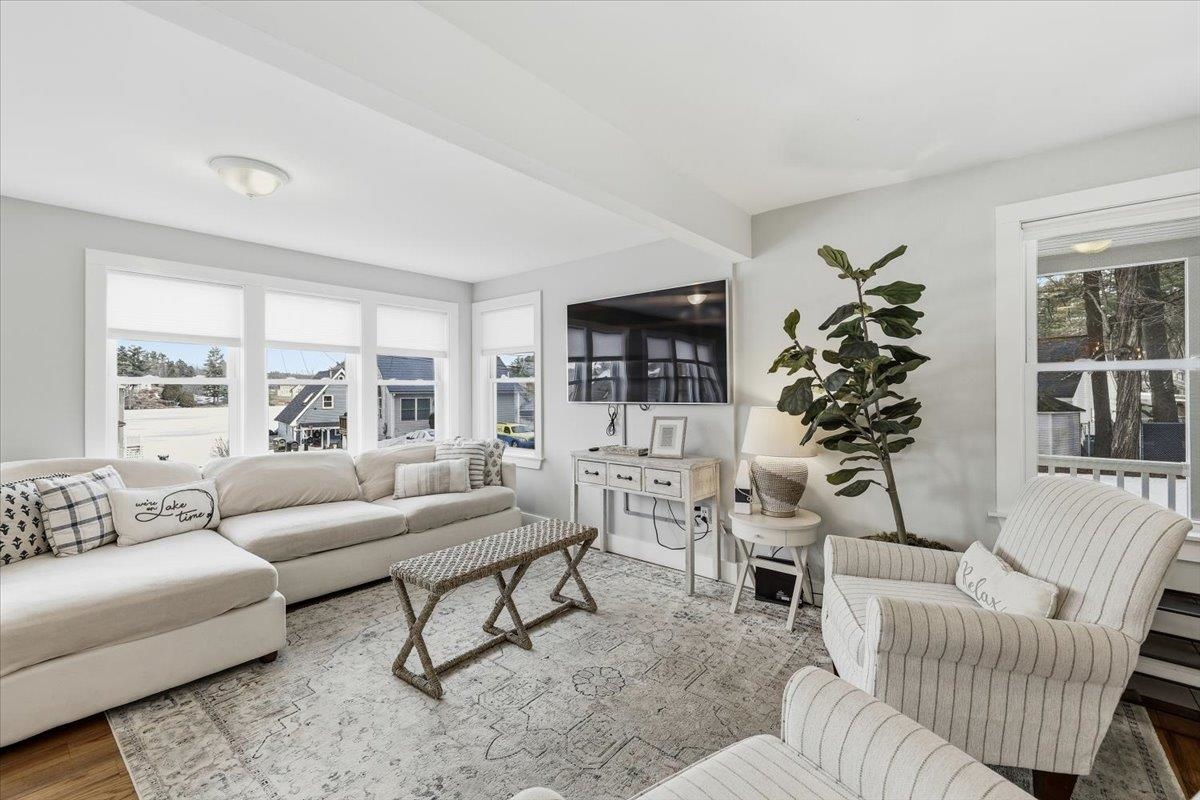 29 Beaver Lake Avenue Derry, NH 03038 - Photo 8 of 43