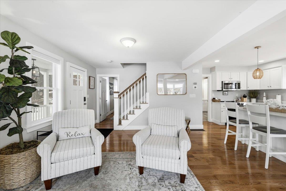 29 Beaver Lake Avenue Derry, NH 03038 - Photo 9 of 43