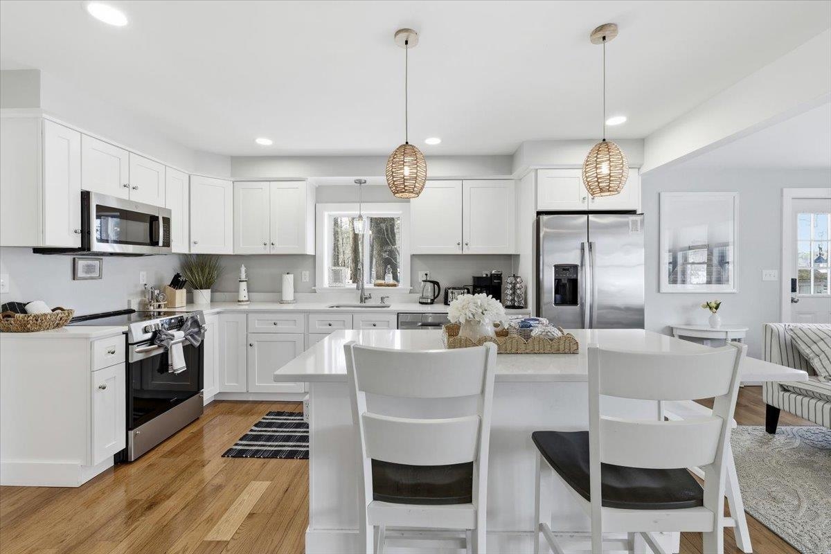 29 Beaver Lake Avenue Derry, NH 03038 - Photo 10 of 43