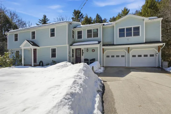 $725,000 | 26 Jonathan Lane, Bow, NH 03304