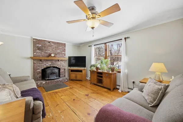 $725,000 | 26 Jonathan Lane, Bow, NH 03304