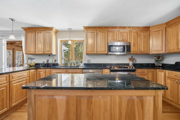 $725,000 | 26 Jonathan Lane, Bow, NH 03304