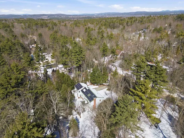 $725,000 | 26 Jonathan Lane, Bow, NH 03304