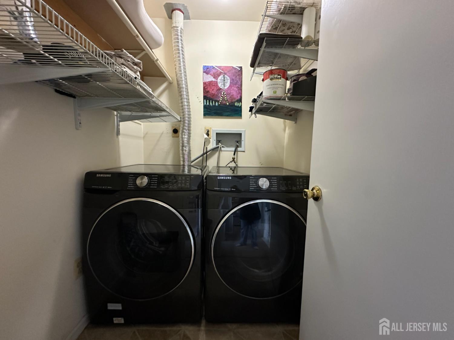 39 Renaissance Lane New Brunswick, NJ 08901 - Photo 13 of 16 a utility room with dryer and washer