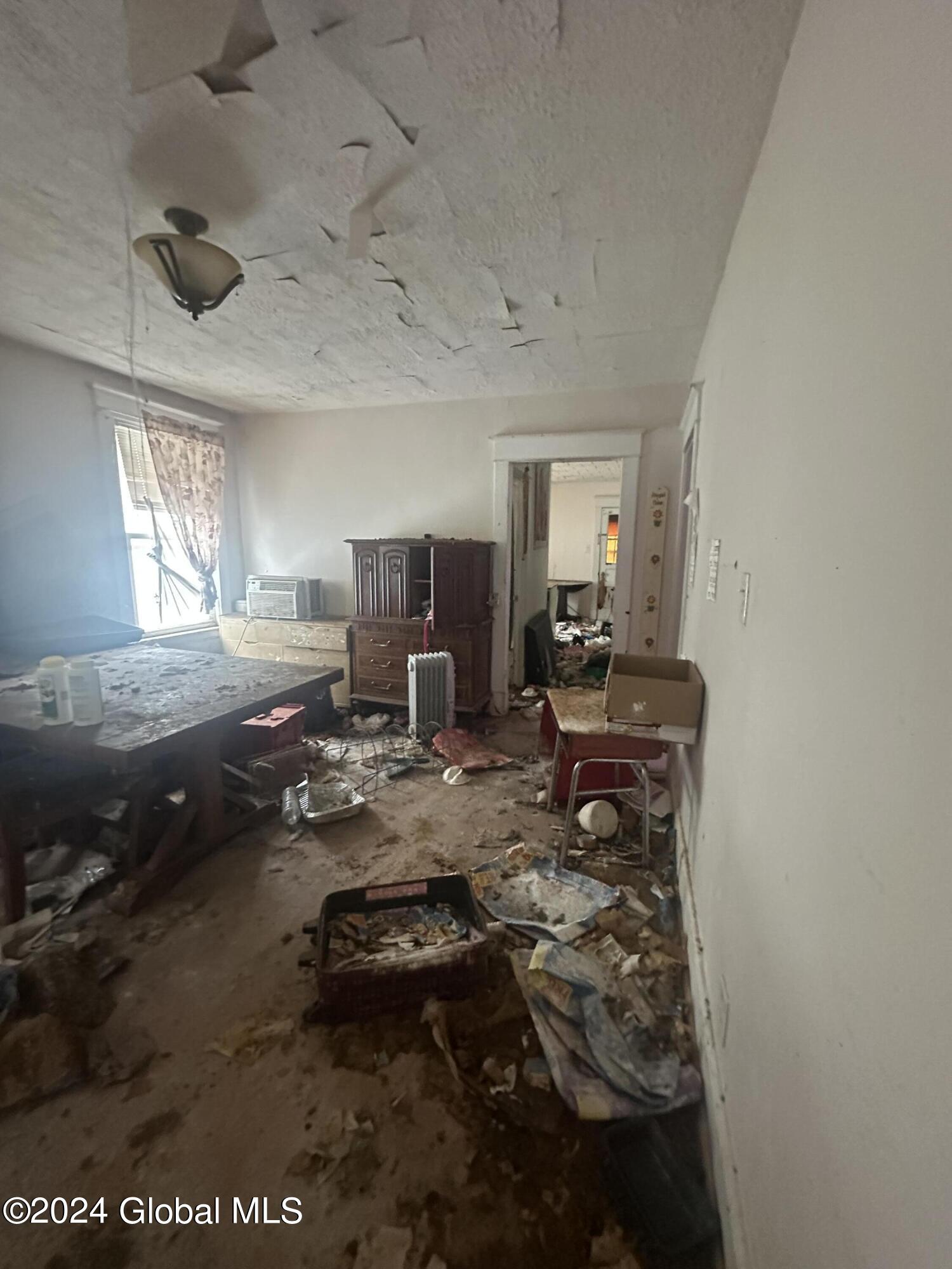 2406 Campbell Avenue Schenectady, NY 12306 - Photo 11 of 20 IMG_8869