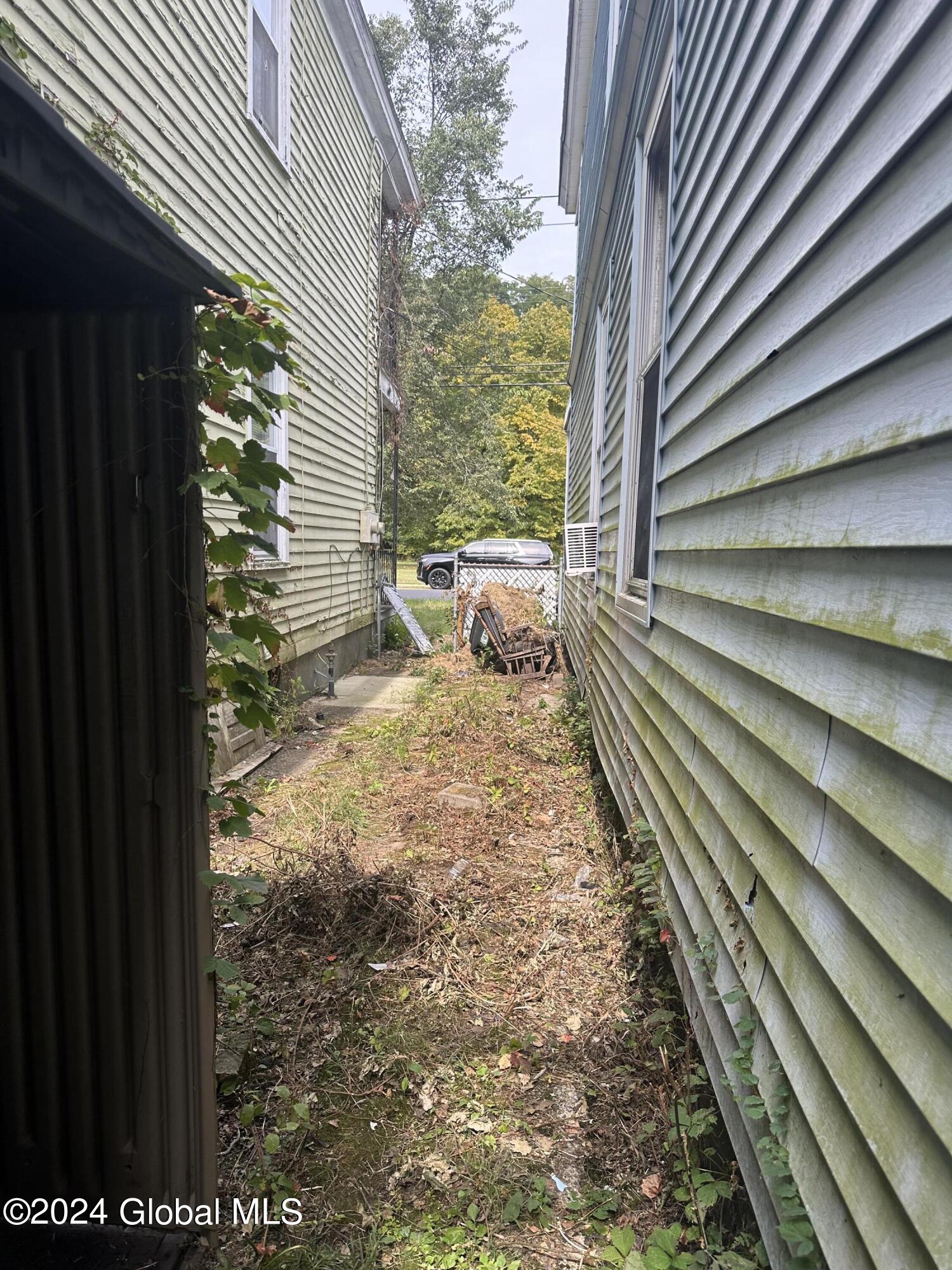 2406 Campbell Avenue Schenectady, NY 12306 - Photo 17 of 20 IMG_8874