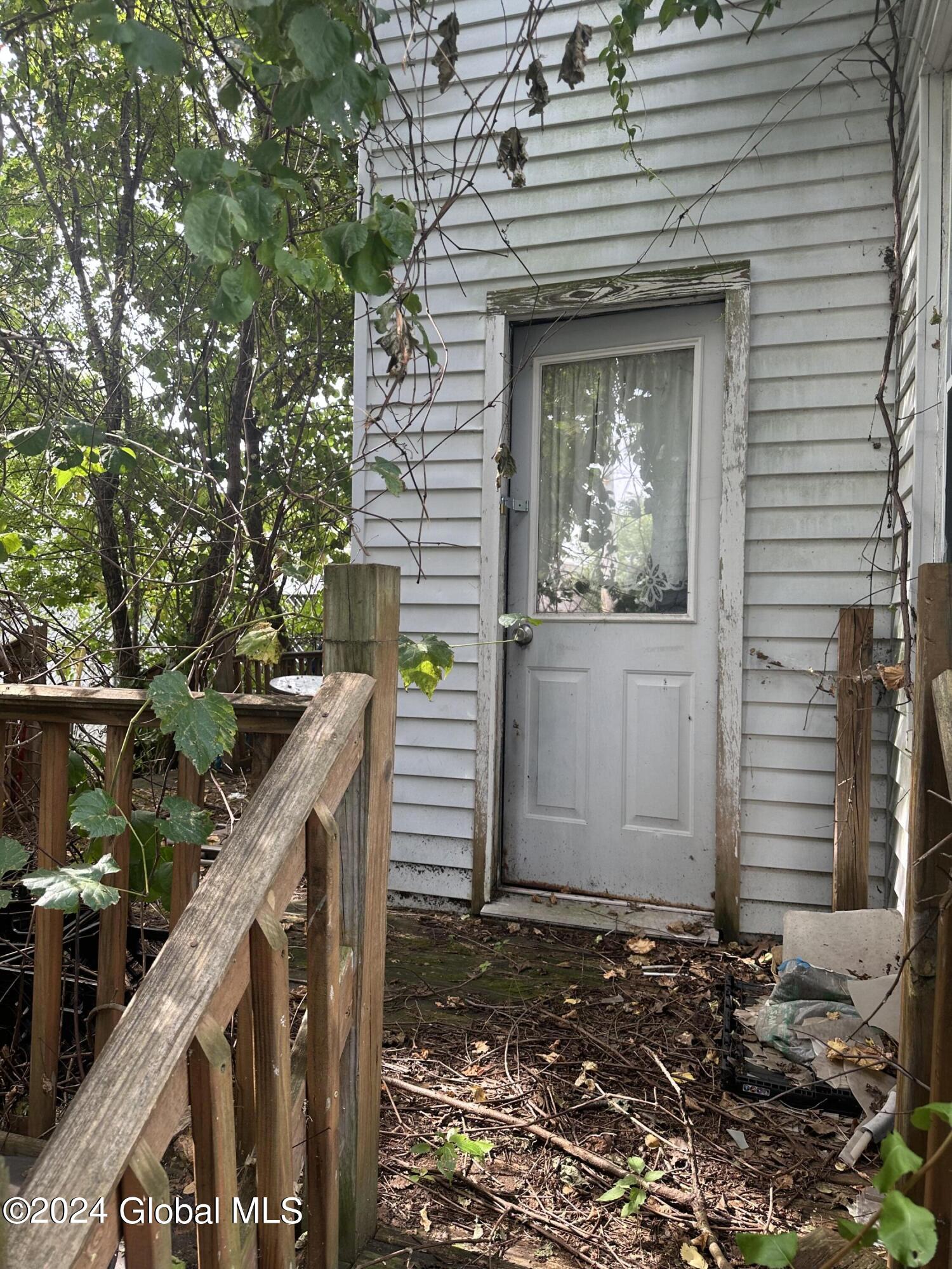 2406 Campbell Avenue Schenectady, NY 12306 - Photo 18 of 20 IMG_8875