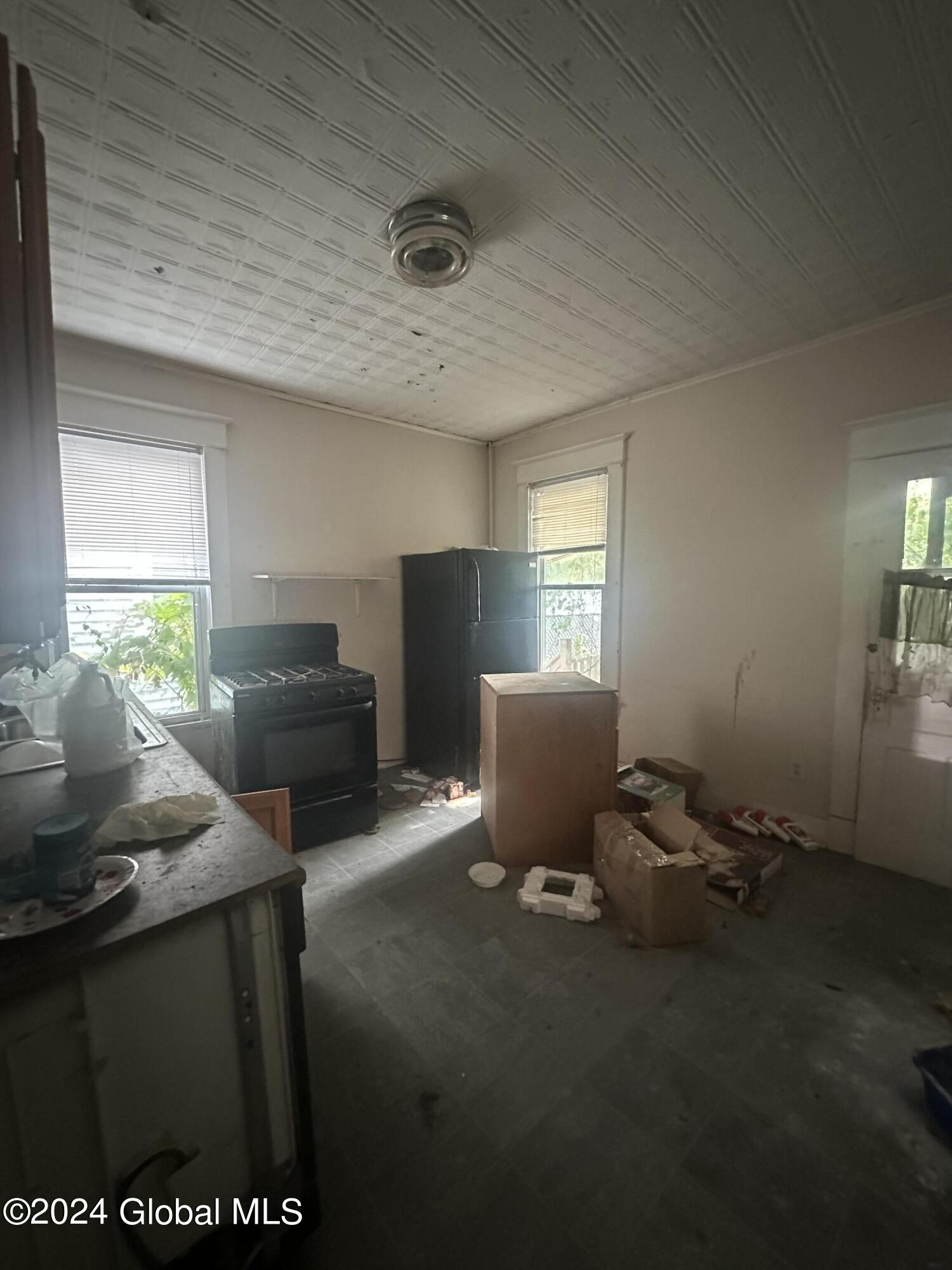 2406 Campbell Avenue Schenectady, NY 12306 - Photo 5 of 20 IMG_8863