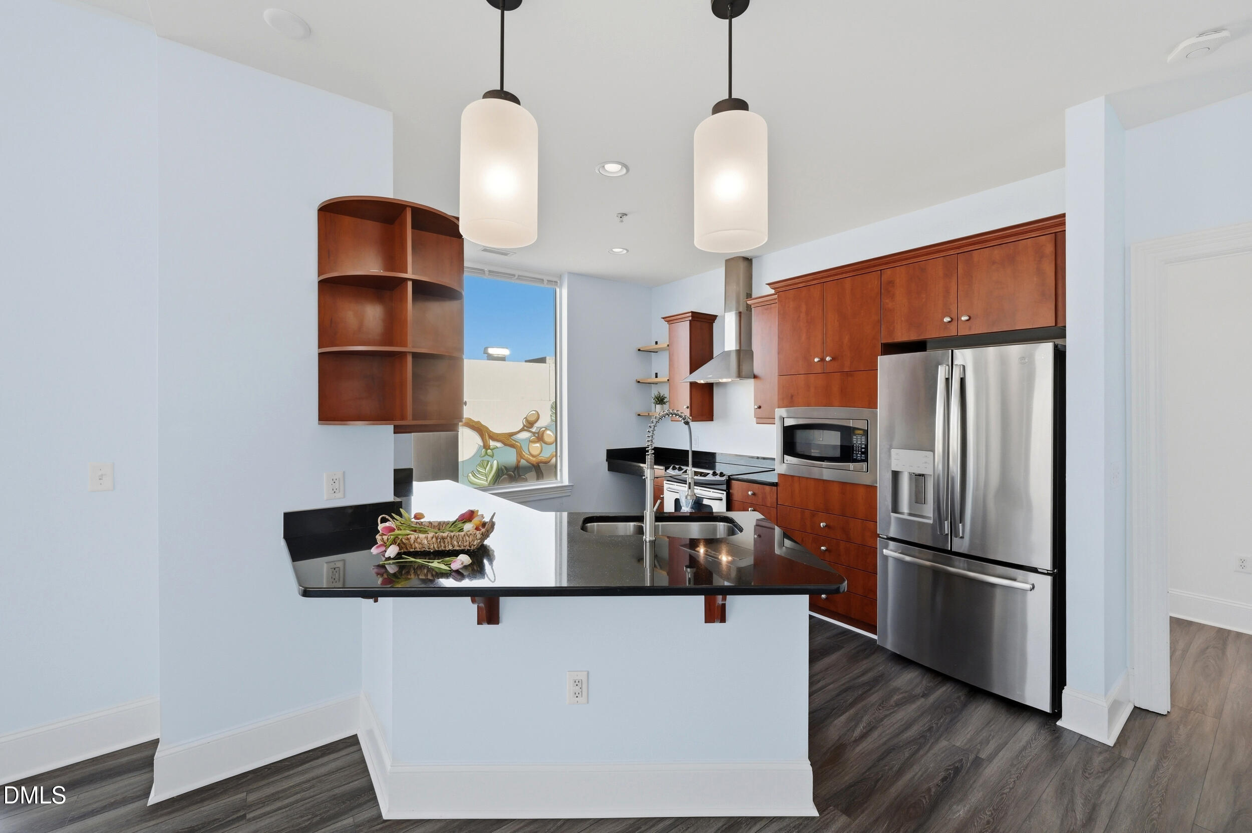 400 West North Street, Unit 810 Raleigh, NC 27603 - Photo 10 of 39 Kitchen/bar