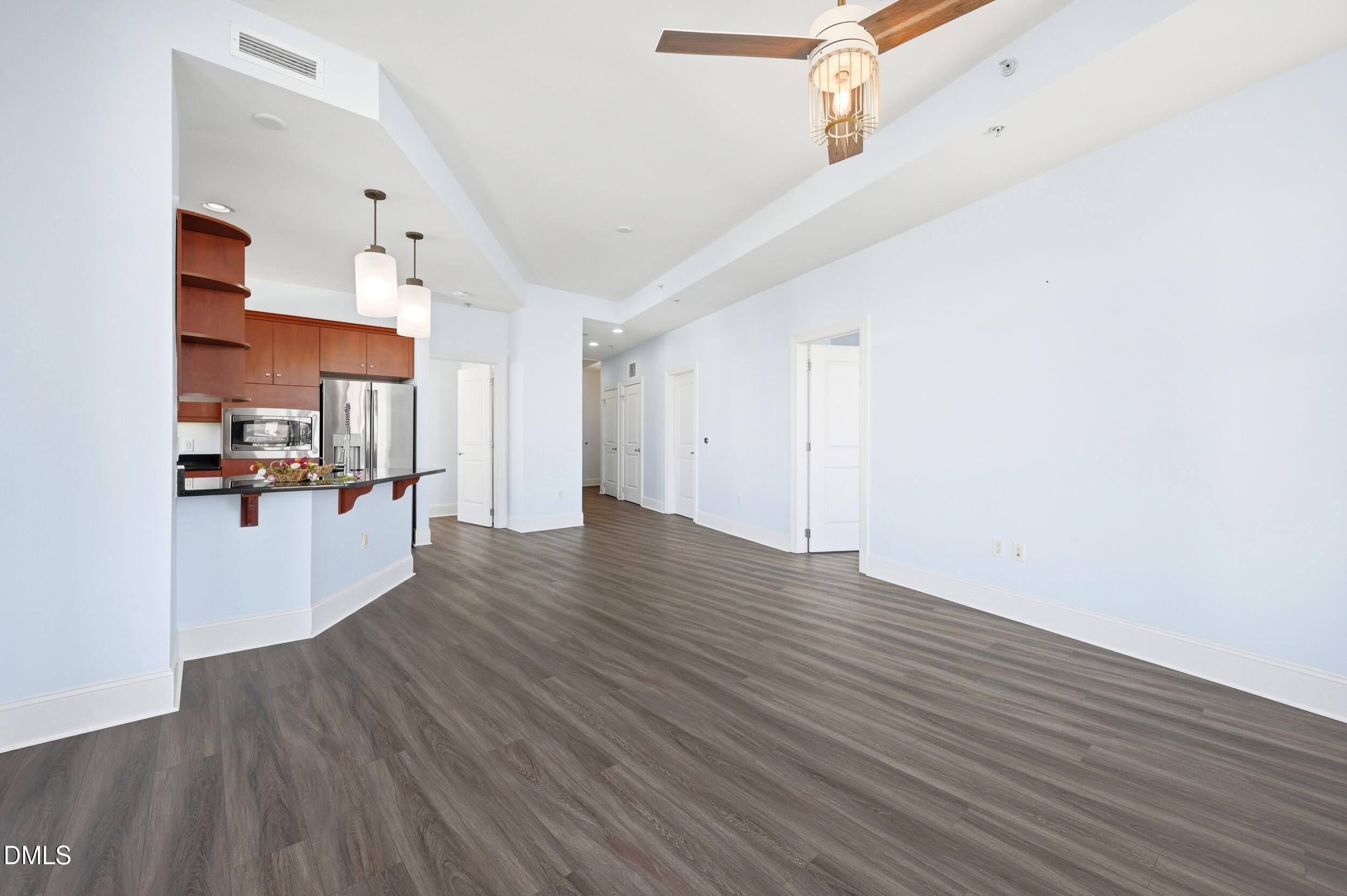 400 West North Street, Unit 810 Raleigh, NC 27603 - Photo 14 of 39 Kitchen