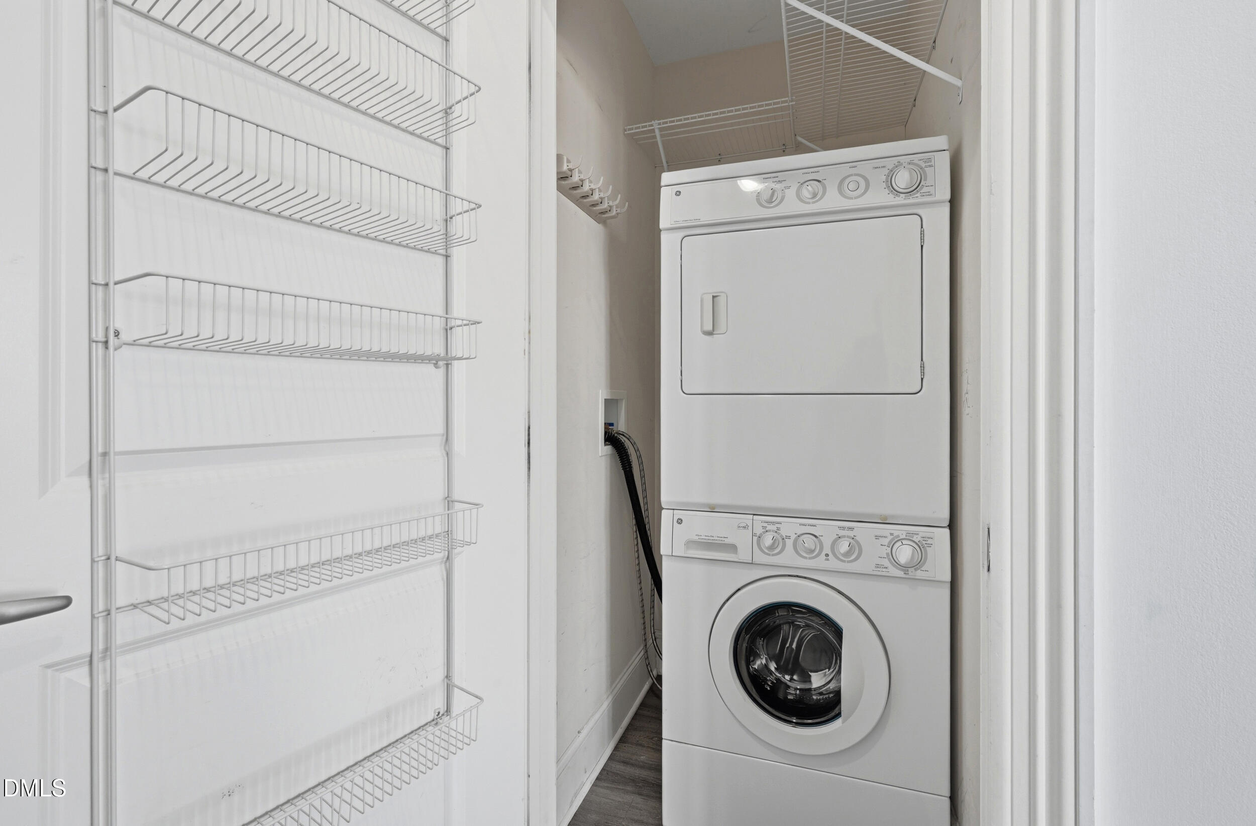 400 West North Street, Unit 810 Raleigh, NC 27603 - Photo 15 of 39 Laundry closet