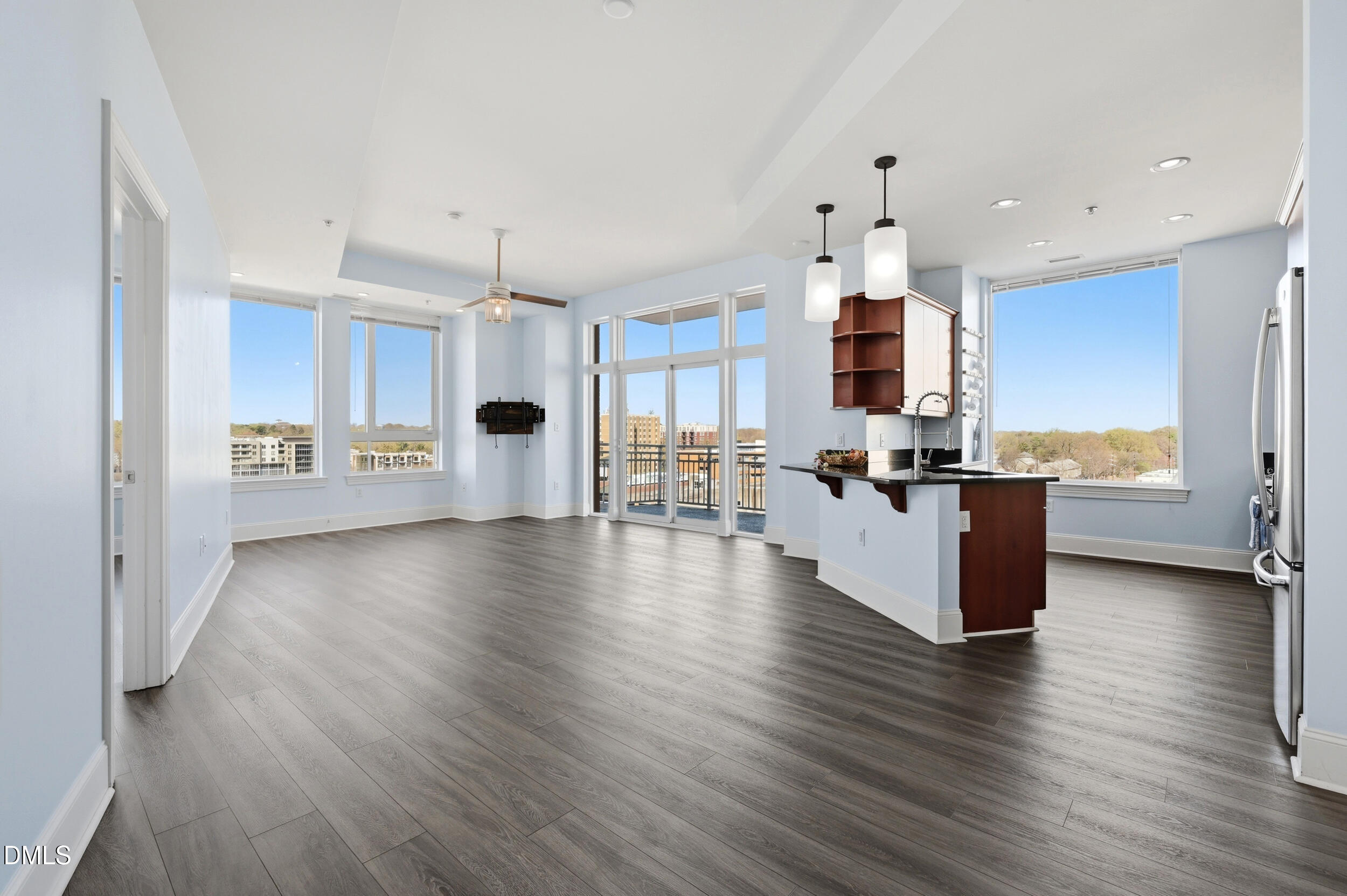 400 West North Street, Unit 810 Raleigh, NC 27603 - Photo 6 of 39 Corner windows