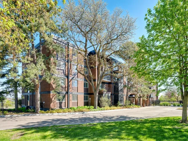$320,000 | 334 Cherokee Avenue, Unit 201, St. Paul, MN 55107