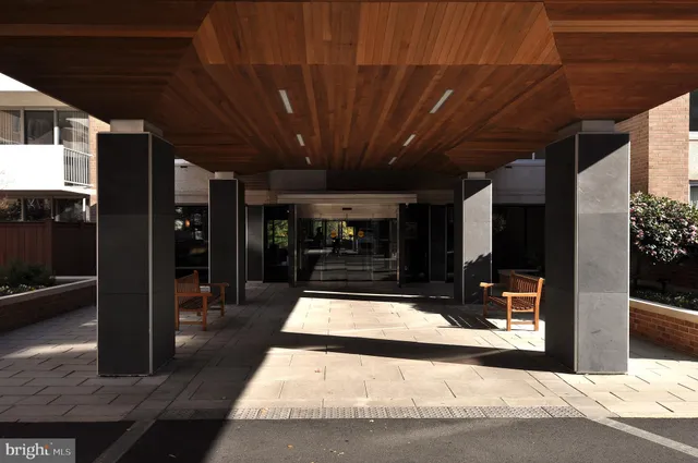 a sign that is on the wall