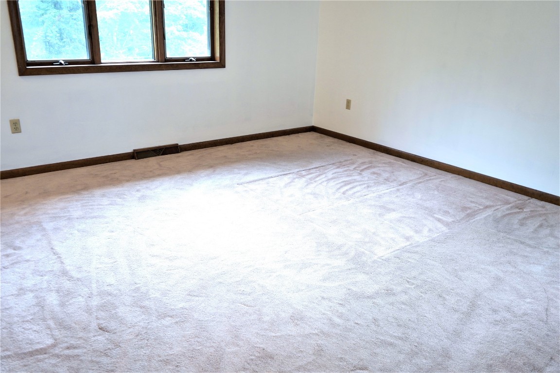 197 Ridgefield Road Endicott, NY 13760 - Photo 36 of 49 Gallery Image 36