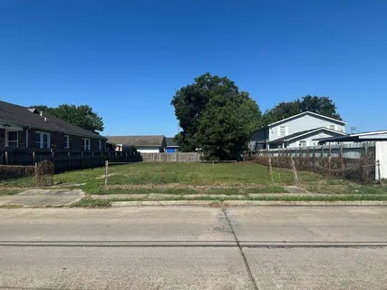 $28,000 | 2012 Louisa Street, New Orleans, LA 70117