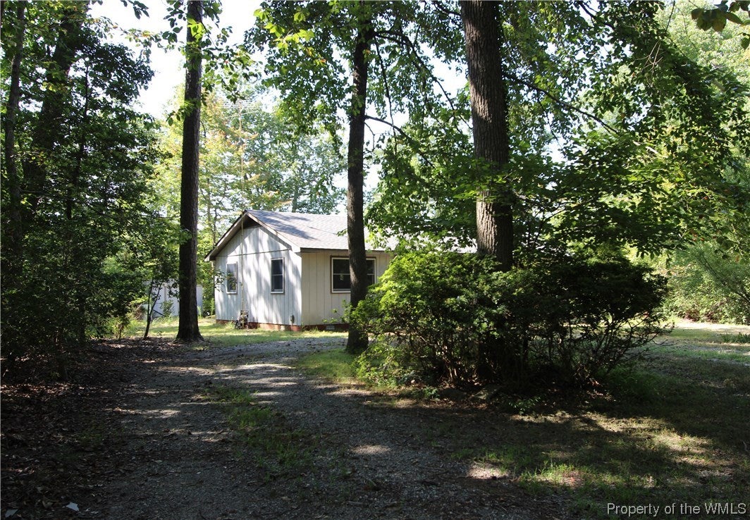 247 Mechams Cove Road Topping, VA 23169 - Photo 3 of 16 Gallery Image 3