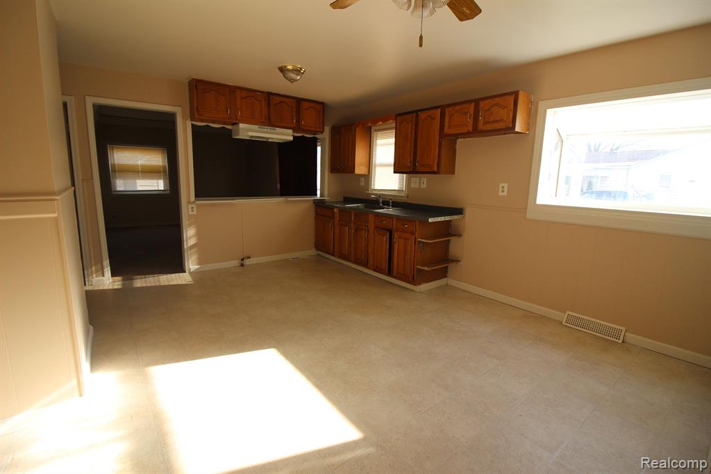 5985 Mayfair Street Taylor, MI 48180 - Photo 8 of 16