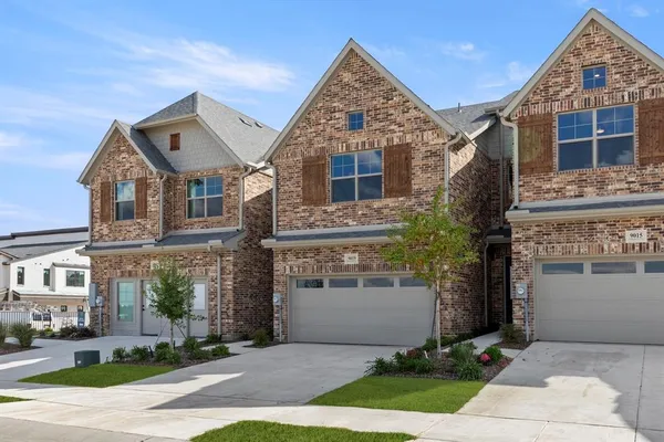 $379,900 | 9019 Indianola Trail, Oak Point, TX 75068