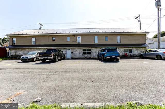 a car parked in the parking lot