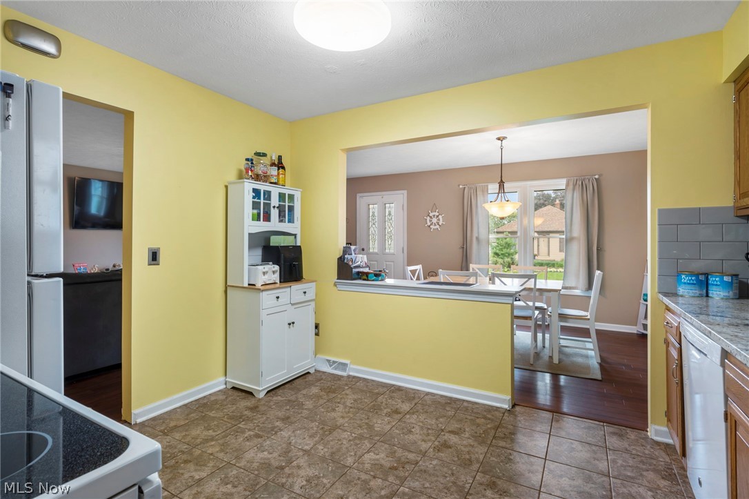 851 Orchardview Road Independence, OH 44131 - Photo 8 of 20
