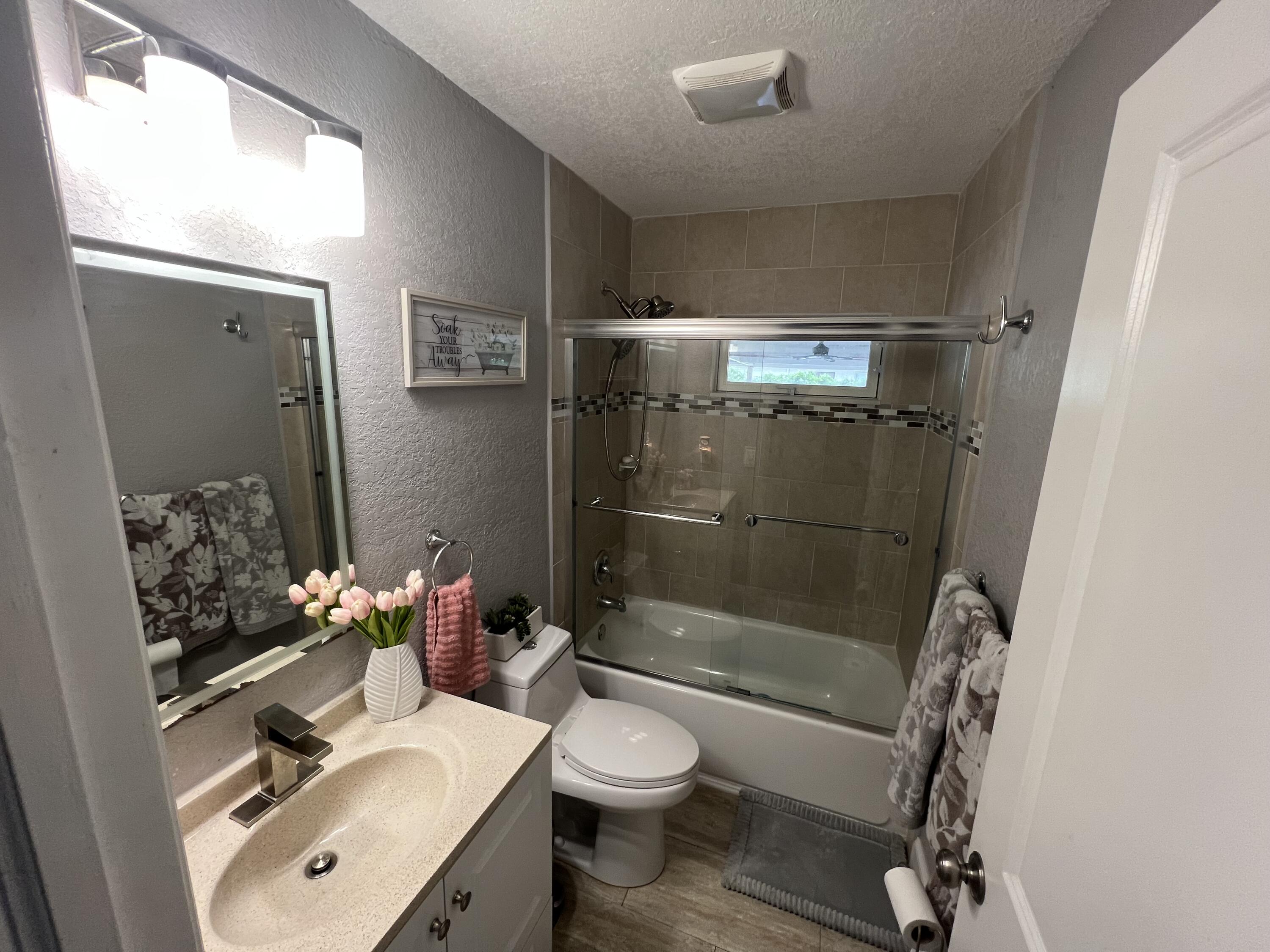 128 West 16th Street Riviera Beach, FL 33404 - Photo 8 of 17 IMG-0282
