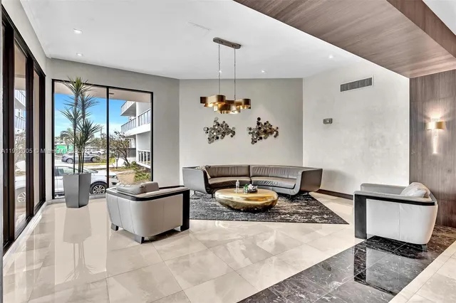 $675,000 | 20515 East Country Club Drive, Unit 2047, Aventura, FL 33180