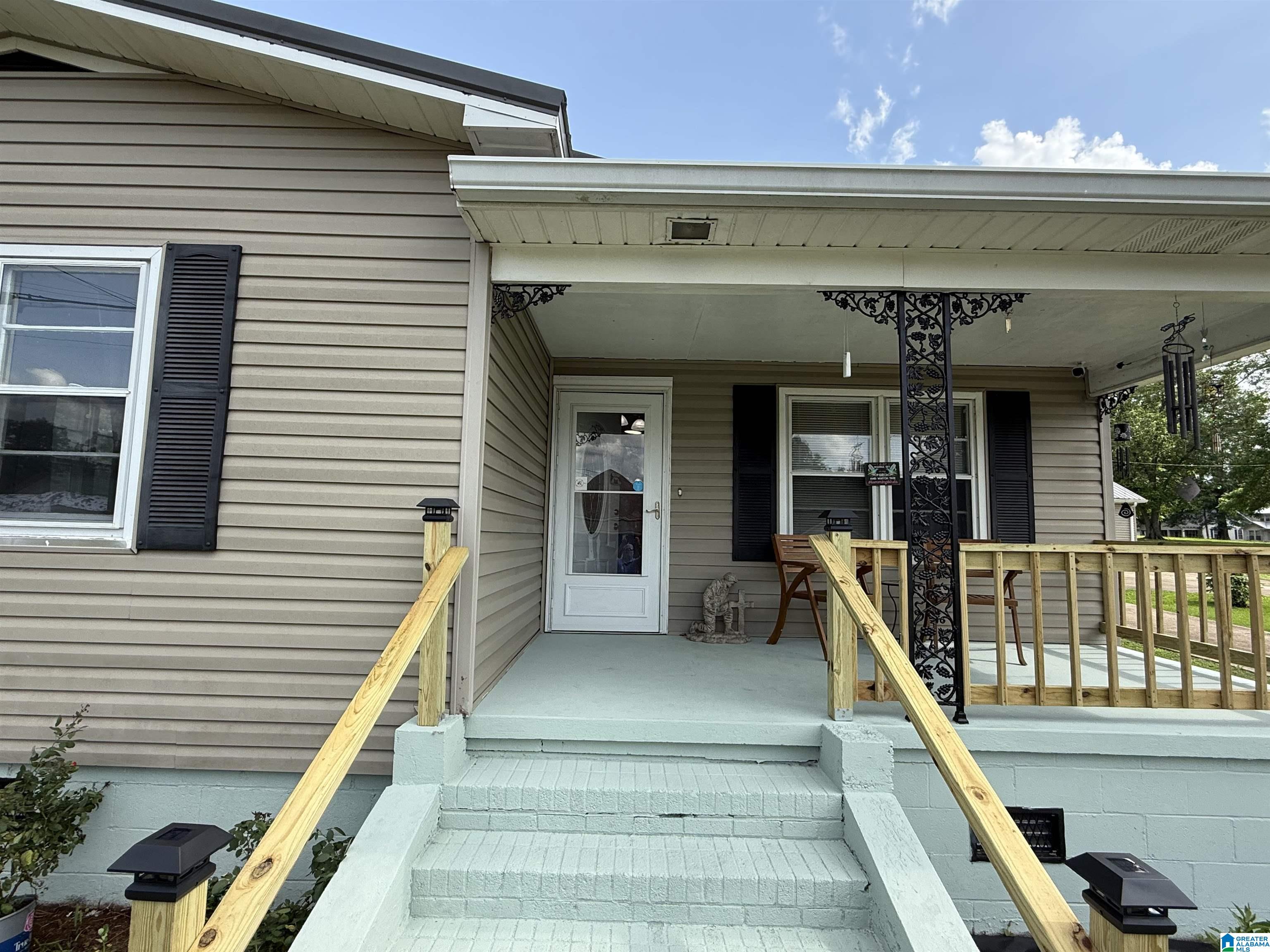 705 West 4th Street Sylacauga, AL 35150 - Photo 2 of 40