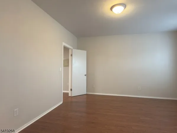 $1,975 | 39 Glenridge Avenue, Unit 5, Montclair, NJ 07042