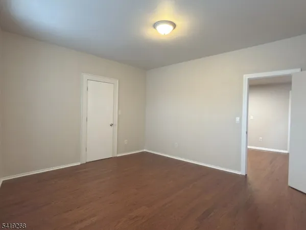 $1,975 | 39 Glenridge Avenue, Unit 5, Montclair, NJ 07042