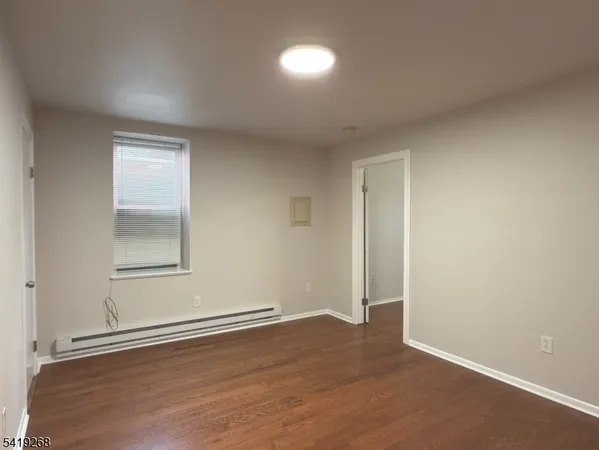 $1,975 | 39 Glenridge Avenue, Unit 5, Montclair, NJ 07042