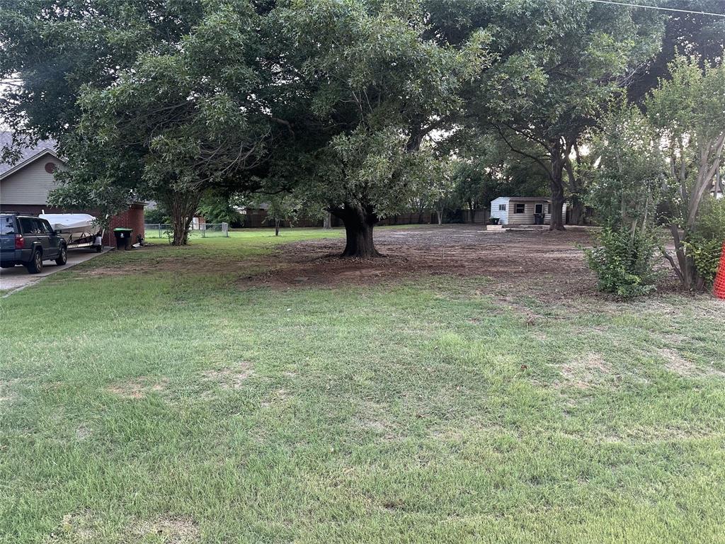 608 West Walcott Street Pilot Point, TX 76258 - Photo 4 of 6