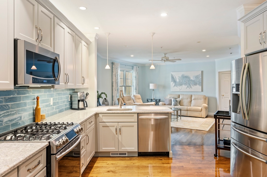 273 Victory Road, Unit 273 Quincy, MA 02171 - Photo 8 of 35 Gallery Image 8