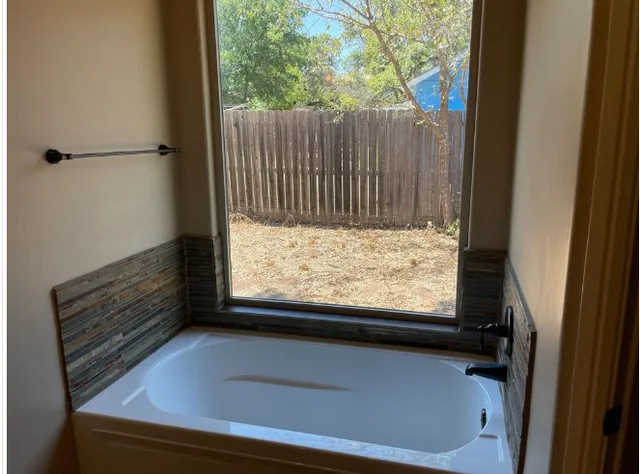 $2,200 | 201 Old Austin Highway, Johnson City, TX 78636