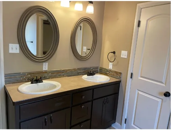 $2,200 | 201 Old Austin Highway, Johnson City, TX 78636