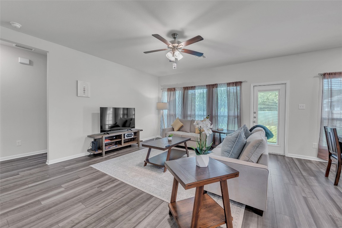 425 Oxford Lane Troy, TX 76579 - Photo 5 of 30