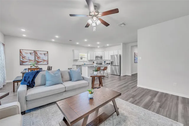 $4,300 | 425 Oxford Lane, Troy, TX 76579