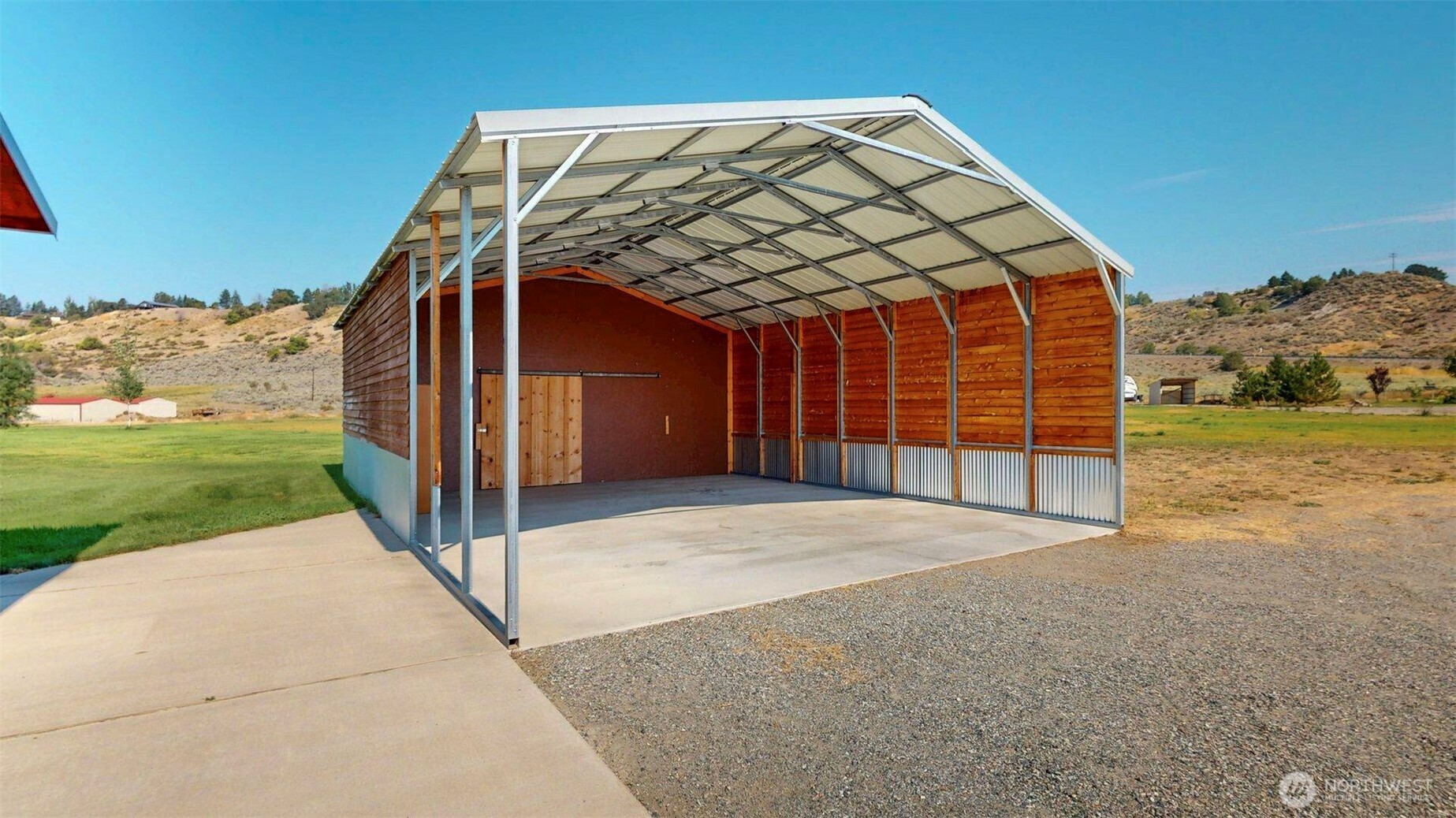 71 Shumway Road Omak, WA 98841 - Photo 32 of 40 a view of a backyard